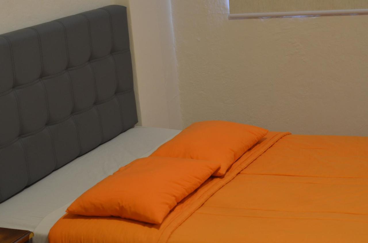 Hostal Siberia Cuenca Esterno foto